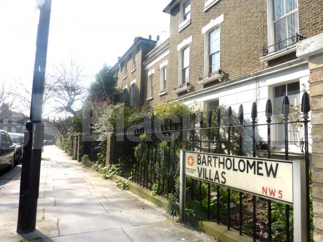 			UNDER OFFER!, 1 Bedroom, 1 bath, 1 reception Flat			 Bartholomew Villas, KENTISH TOWN